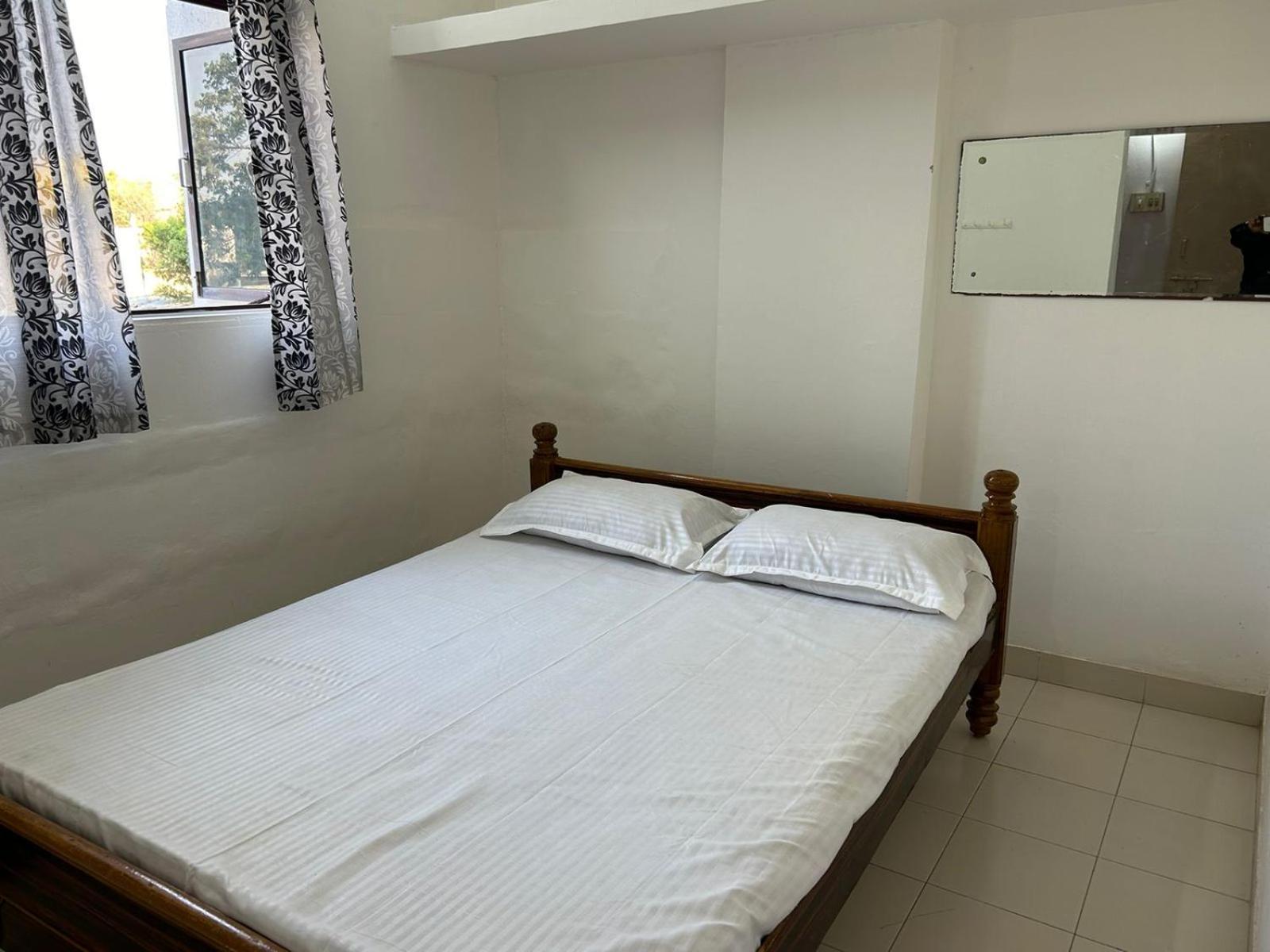 Vasavi Nivas Hotel Tirupati Buitenkant foto