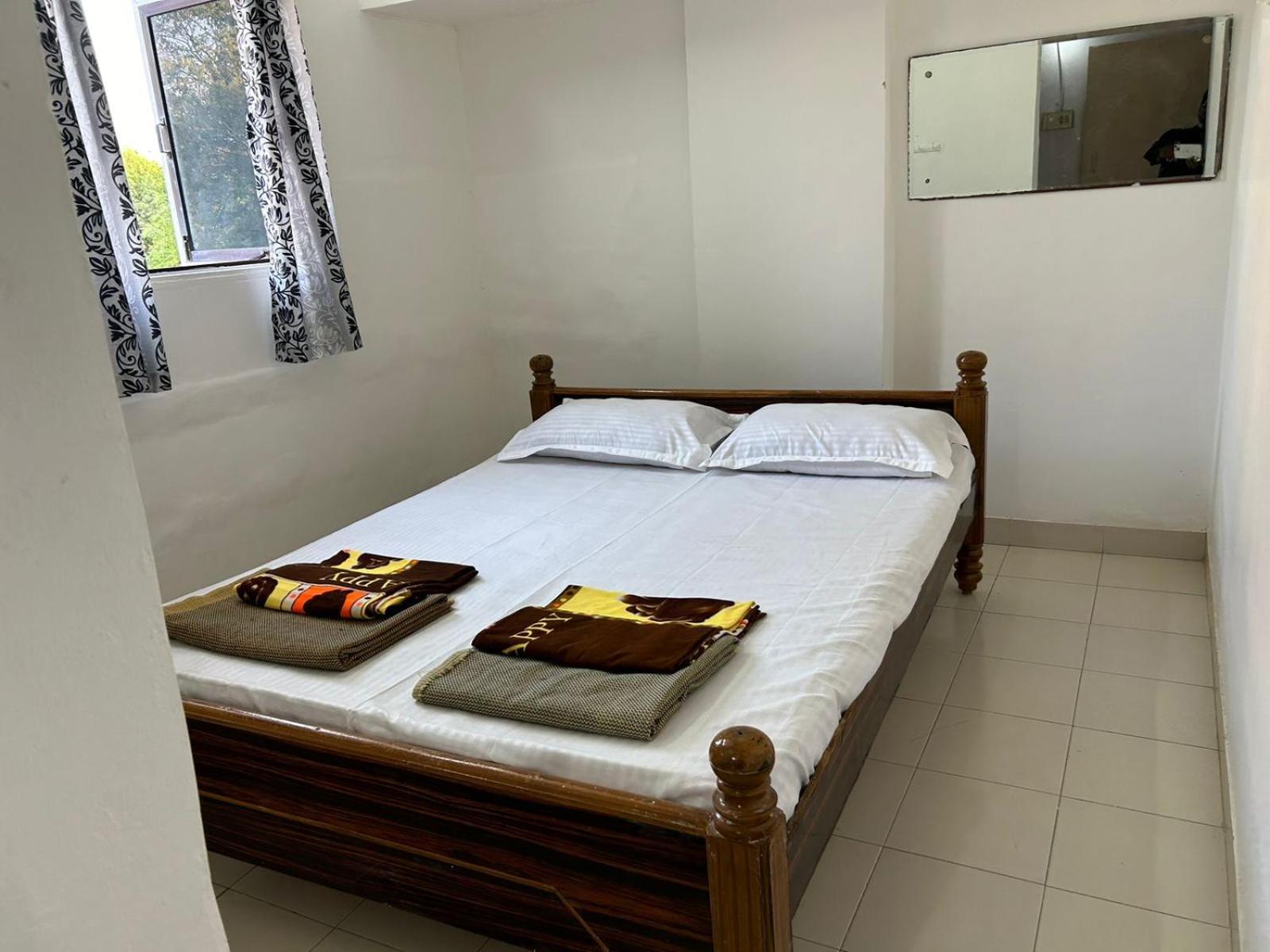 Vasavi Nivas Hotel Tirupati Buitenkant foto